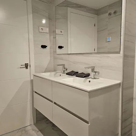 Apartman Posidonia Apartment, Ground Floor With Garden,3 Swimming Pools, Jacuzzi,parking Space *